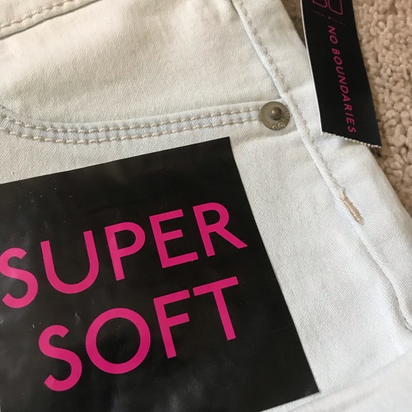 🔴LAST CHANCE 🔴
 NWT no boundaries size 1 shorts - Picture 2 of 5